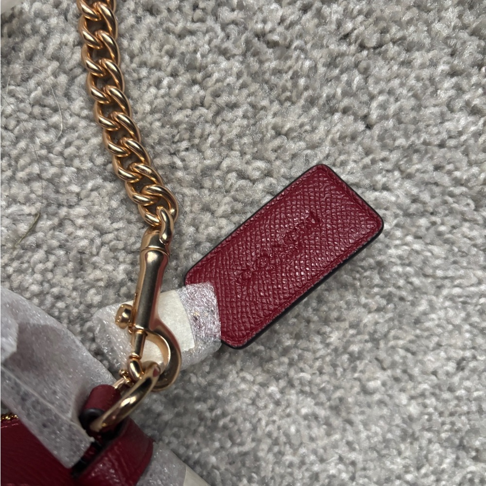 !!SOLD!!Coach Heart-Shaped Mini Bag Signature Canvas - Picture 3 of 5